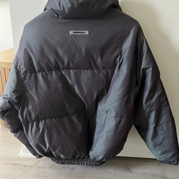 Essentials Iridescent Puffer Jacket - Picture 10 of 12
